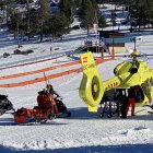 Imatge d’arxiu de l’evacuació d’un esquiador al Pallars. - M.C.