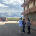 La delegada del Govern va visitar aquesta setmana les instal·lacions juntament amb autoritats locals. - AJUNTAMENT D’AITONA
