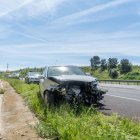 Un vehicle accidentat ahir a l’A-2 al seu pas per Alcoletge. - PAU PASCUAL