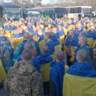 Imatge dels presoners ucraïnesos alliberats ahir després d’un acord amb el Kremlin. - @ZELENSKYYUA/X