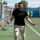 Rubén López, eufòric després de la victòria del seu equip. - PAU PASCUAL PRAT