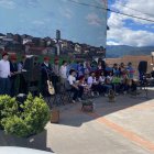 Una trentena de persones van prendre part en la cantada de caramelles a Ribera d’Urgellet. - RÀDIO SEU