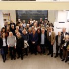 Foto de família del tradicional esmorzar literari que organitza cada Sant Jordi l’editorial lleidatana Pagès Editors amb els seus autors, col·laboradors i polítics, i al qual va acudir Lluís Pagès. - ACN