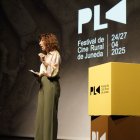 L’actriu de Juneda Marta Pérez, durant la seua intervenció. - FESTIVAL DE CINE RURAL DE JUNEDA