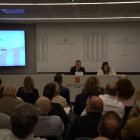 El conseller i la delegada del Govern, en la reunió amb sector i ajuntaments. - GERARD HOYAS