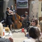 El Trio Baboons va amenitzar el vermut d’aquest diumenge, l’últim dels actes programats. - C.MARSIÑACH