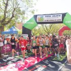 Moment de la sortida de la prova lleidatana, que va reunir 800 participants. - JAVI ENJUANES