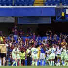 Les jugadores van celebrar la classificació amb el públic que els va acompanyar des de la grada. - EFE