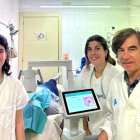 Especialistes de l’àrea d’Oftalmologia de l’Arnau que apliquen la nova tècnica. - ICS LLEIDA