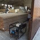 Una empresa de fusteria de Guissona manté l’activitat gràcies a l’ús d’un grup electrogen. - ENDESA