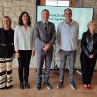El conseller d'Agricultura, amb l'alcaldessa, membres de la cooperativa de l'Albi y autoritats.