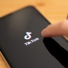 Imatge d’arxiu de l’aplicació TikTok en un mòbil. - EFE
