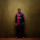 Lamine Yamal, amb la samarreta especial del raper Travis Scott, que lluirà l’equip en el clàssic. - FC BARCELONA