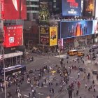 L’anunci pagat per Compromís contra Mazón ahir a les pantalles de Times Square a Nova York. - EUROPA PRESS