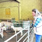Era sindica d’Aran en tot visitar eth ramat deth projècte Ovihuec.dat - ACN