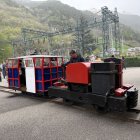 Els aficionats al ferrocarril i a la història industrial van circular ahir en ‘La Rubia’ i la seua locomotora. - MARTA LLUVICH/ACN