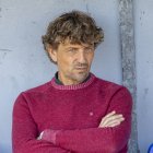 Iñigo Idiakez, a la banqueta abans del partit davant del Torrent. - JORDI ECHEVARRIA