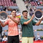Marcel Granollers i Horacio Zeballos, amb el trofeu. - OSCAR J. BARROSO / AFP7 / EUROPA PRESS