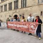 La plataforma va convocar una concentració ahir a la plaça Paeria. - PLATAFORMA ATUREM LES GUERRES