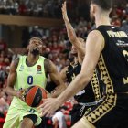 Kevin Punter es va jugar l’últim llançament però no va encertar. - EFE