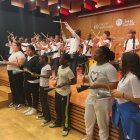 Alumnes de l’institut Torre Queralt del Secà de Sant Pere, en una sessió musical a l’Espai Orfeó. - ORFEÓ LLEIDATÀ