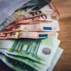 Dinero en efectivo.