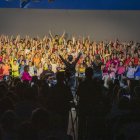 L’Espai MerCAT es va omplir de famílies dels estudiants ahir a la tarda. - LAIA PEDRÓS
