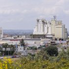 Vista del polígon industrial El Segre. - JORDI ECHEVARRIA