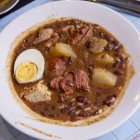 Este es “el potaje de la Tamara”, el plato gitano que se sirve en el barrio de la Mariola de Lleida
