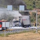 Incendi d'un camió a l'AP-2 a Castelldans / Jordi Echevarria