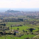 La ciutat de Lleida envoltada per la zona de l'Horta.