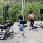 La cantant de Balaguer Maria Fernández, ahir a Camarasa. - ENDESA CATALUNYA