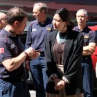 La consellera Parlon durant la visita a la Unitat de Drons dels Bombers de la Generalitat