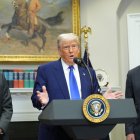 Trump espera parlar amb Xi “a finals de setmana” després de la treva aranzelària entre tots dos països. - EFE/EPA/CHRIS KLEPONIS / POOL