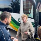 Una veïna de Tarroja de Segarra, usuària del transport escolar fins a Guissona. - ACN