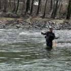 Un pescador al riu Noguera Pallaresa. - ACN