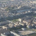 En primer terme, el barri de Cappont de Lleida.