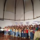Un moment de l’actuació ahir d’alumnes a la sala Sant Domènec de la Seu d’Urgell. - AJUNTAMENT DE LA SEU D’URGELL