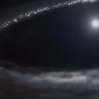Científicos confirman la presencia de hielo de agua cristalino en un disco de escombros polvorientos que orbita una estrella similar al Sol, utilizando el telescopio espacial James Webb