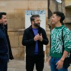 Pere Rafart i Pau Martínez conversen amb Marc Andreu a Tàrrega. - 3CAT