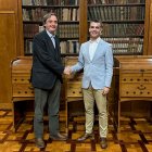 El director general de Caixa Rural, Luis Ignacio Lucas, con Benet Maimí, director de Relaciones Institucionales de Foment del Trebal.l
