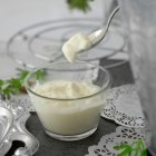 Los probióticos como el yogur fortalecen el sistema inmunológico, mejoran la digestión, repueblan la flora intestinal y podrían beneficiar la salud mental.