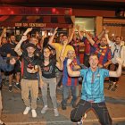 Aficionats de la penya lleidatana Som Un Sentiment celebren el títol. - EFE