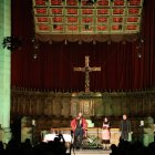 L’altar de la Catedral de Lleida es va convertir ahir durant unes hores en un singular escenari operístic. - AMADO FORROLLA