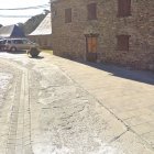 Eth projècte includís era milhora de paviments ath long dera trauèssa principau. - GOOGLE MAPS