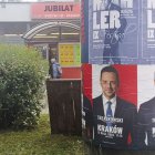 Cartells electorals a Cracòvia, Polònia. - EFE/MIGUEL ANGEL GAYO