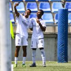 Wilber i Daouda es fan una selfie per celebrar el 0-1. - INGRID SEGURA