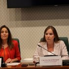 La consellera Esther Niubó, a l’esquerra, va intervenir ahir en la comissió d’Educació del Parlament. - PARLAMENT DE CATALUNYA