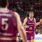 Pierre Oriola, en una acció del partit de diumenge passat davant del Tenerife. - JAVI ENJUANES
