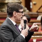 Salvador Illa intervenint ahir en el ple celebrat al Parlament de Catalunya. - ACN